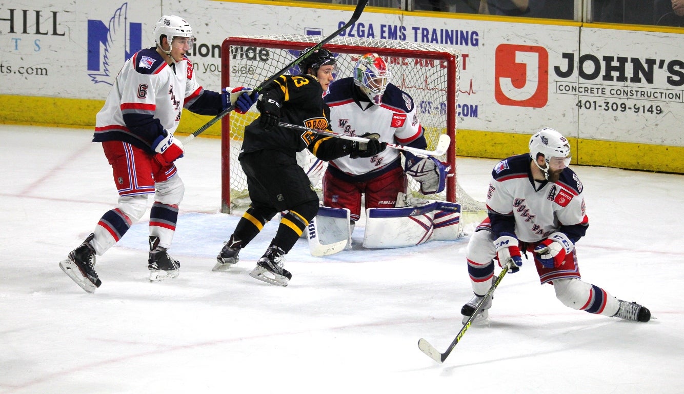Pack Outlast Bruins, 3-2 in Shootout