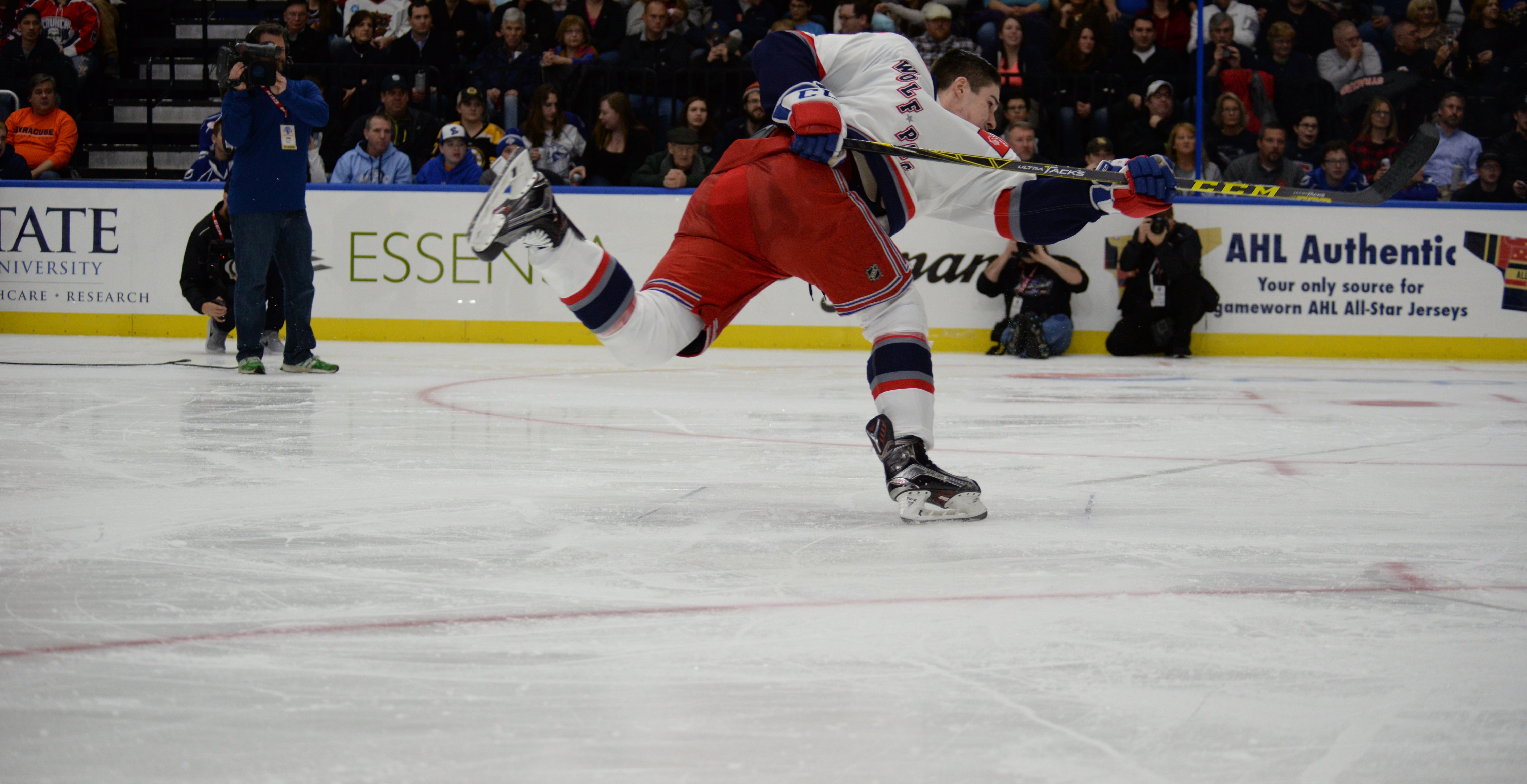 Pack's Graves Wins Hardest Shot Event